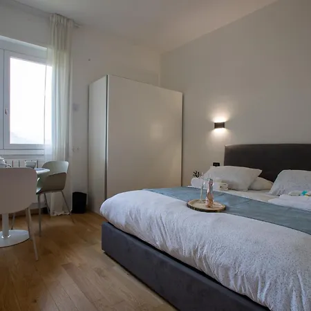Hi15 Parcheggio Gratuito Côme